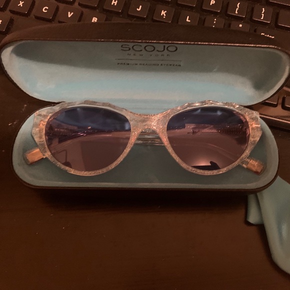 Clear frame sunglasses with glitter - Picture 2 of 2